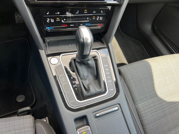 Abbildung Fahrzeugdetailansicht Volkswagen Passat Variant - Nr. 28