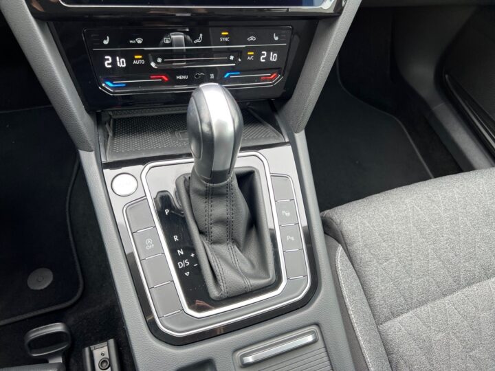 Abbildung Fahrzeugdetailansicht Volkswagen Passat Variant - Nr. 29