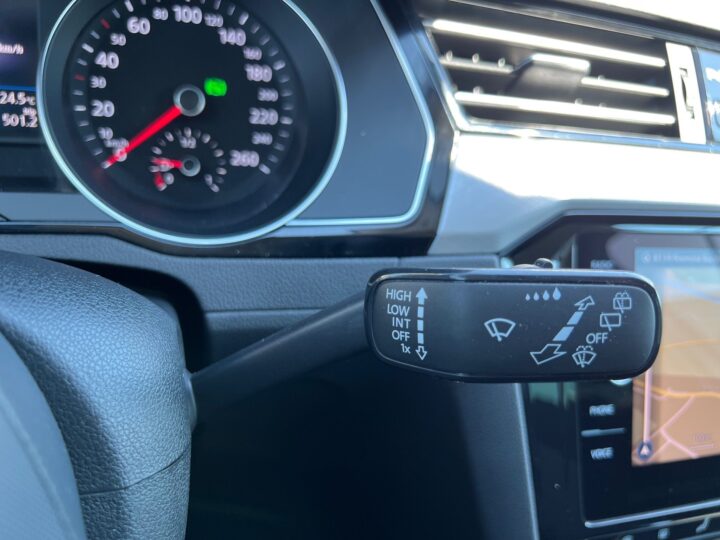 Abbildung Fahrzeugdetailansicht Volkswagen Passat Variant - Nr. 43
