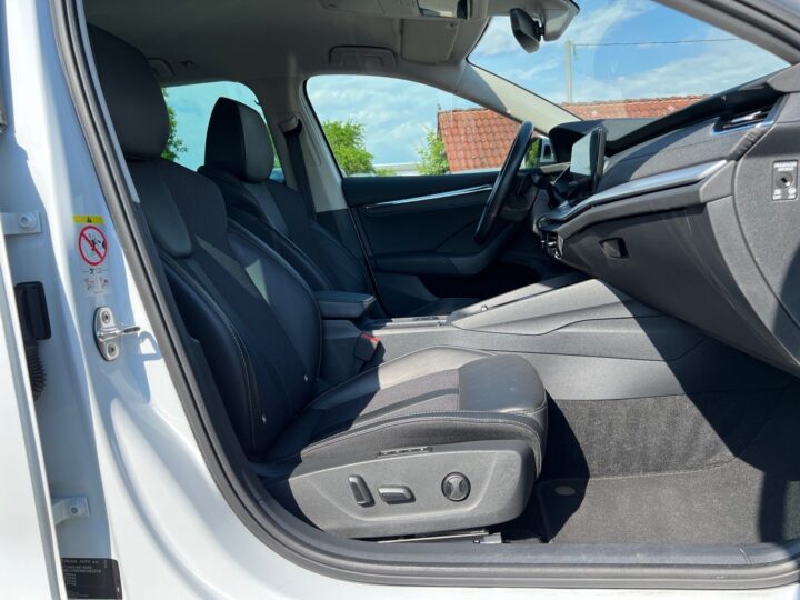Abbildung Fahrzeugdetailansicht Skoda Octavia - Nr. 34