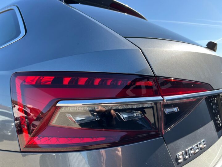 Abbildung Fahrzeugdetailansicht Skoda Superb - Nr. 40