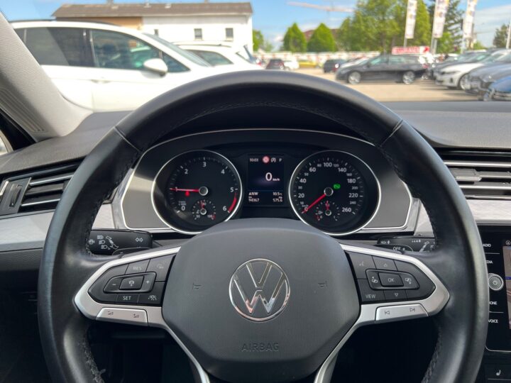 Abbildung Fahrzeugdetailansicht Volkswagen Passat Variant - Nr. 15