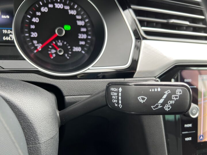 Abbildung Fahrzeugdetailansicht Volkswagen Passat Variant - Nr. 41