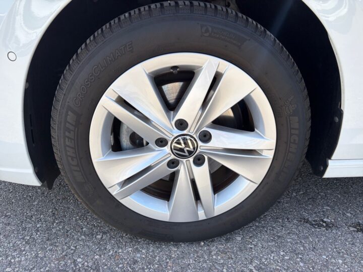Abbildung Fahrzeugdetailansicht Volkswagen Golf Variant - Nr. 29