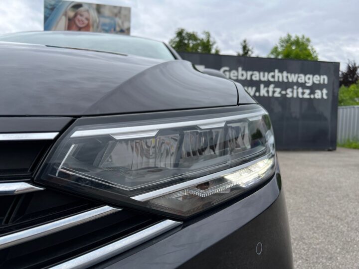 Abbildung Fahrzeugdetailansicht Volkswagen Passat Variant - Nr. 36