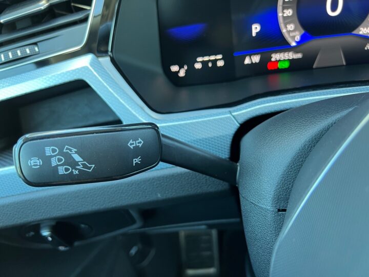 Abbildung Fahrzeugdetailansicht Volkswagen Touran - Nr. 43