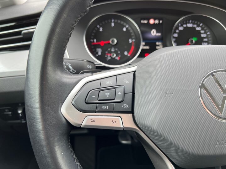 Abbildung Fahrzeugdetailansicht Volkswagen Passat Variant - Nr. 42
