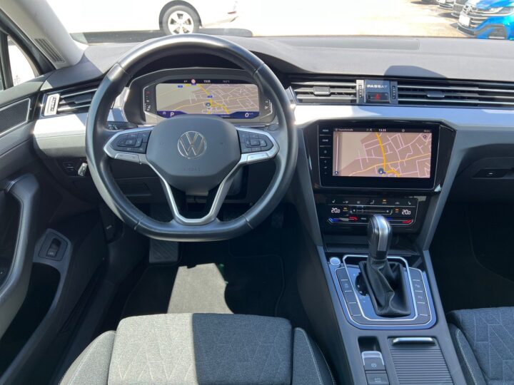 Abbildung Fahrzeugdetailansicht Volkswagen Passat Variant - Nr. 10