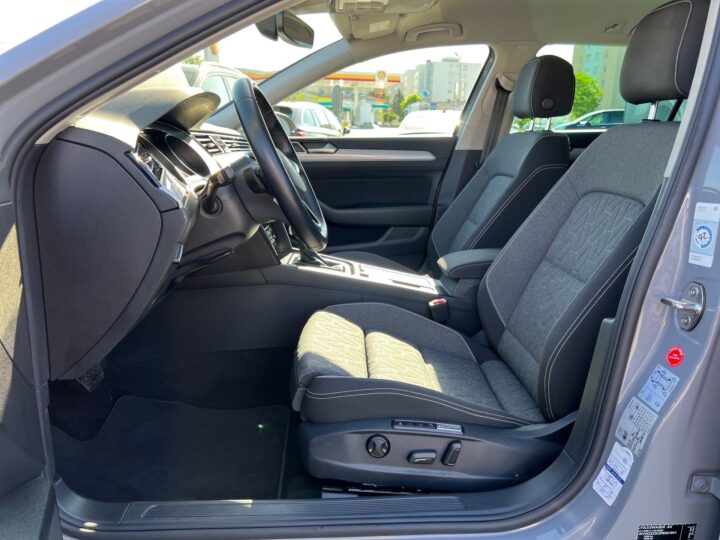 Abbildung Fahrzeugdetailansicht Volkswagen Passat Variant - Nr. 12