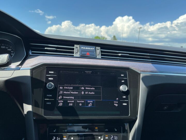 Abbildung Fahrzeugdetailansicht Volkswagen Passat Variant - Nr. 20