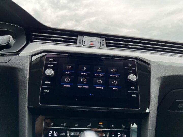 Abbildung Fahrzeugdetailansicht Volkswagen Passat Variant - Nr. 18