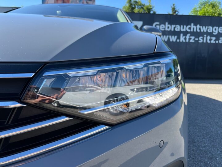 Abbildung Fahrzeugdetailansicht Volkswagen Passat Variant - Nr. 35