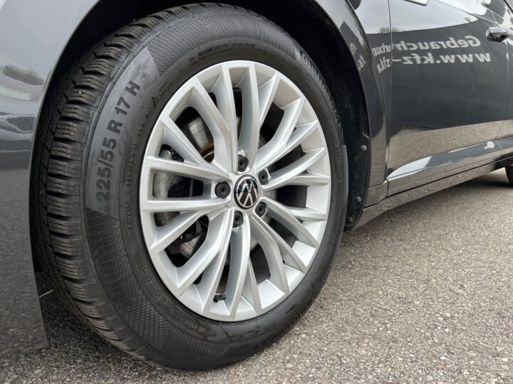 Abbildung Fahrzeugdetailansicht Volkswagen Arteon - Nr. 37