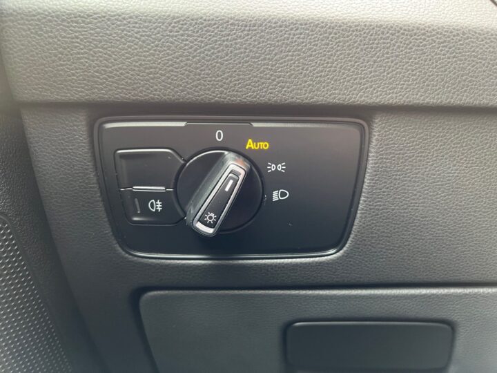 Abbildung Fahrzeugdetailansicht Volkswagen Arteon - Nr. 45