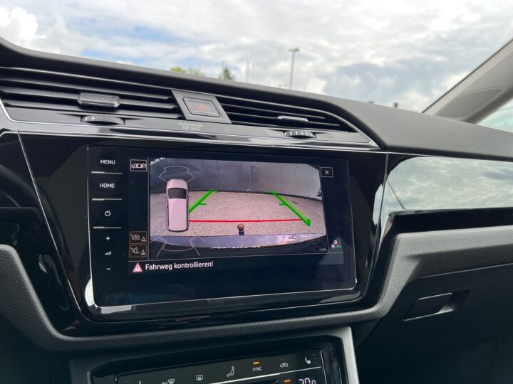 Abbildung Fahrzeugdetailansicht Volkswagen Touran - Nr. 27