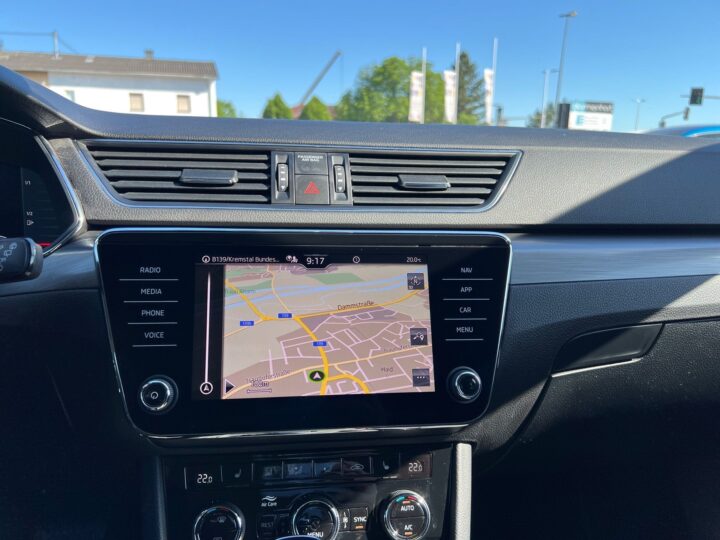 Abbildung Fahrzeugdetailansicht Skoda Superb - Nr. 25