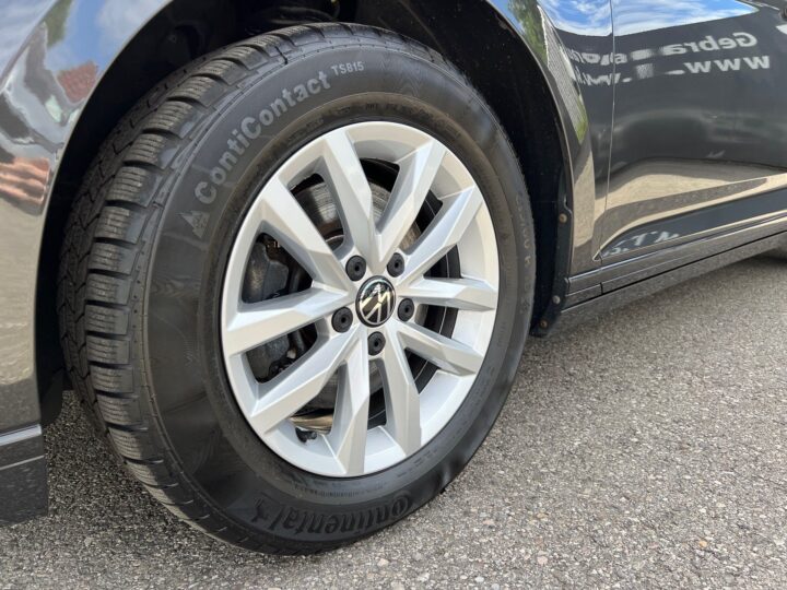 Abbildung Fahrzeugdetailansicht Volkswagen Passat Variant - Nr. 36