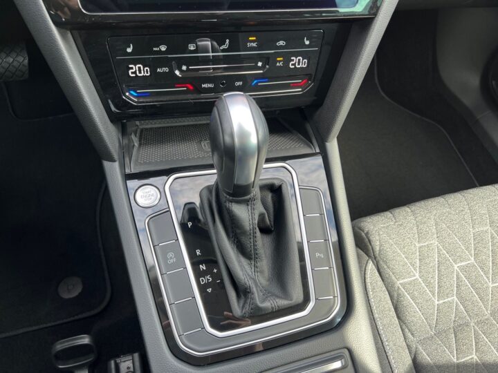 Abbildung Fahrzeugdetailansicht Volkswagen Passat Variant - Nr. 28
