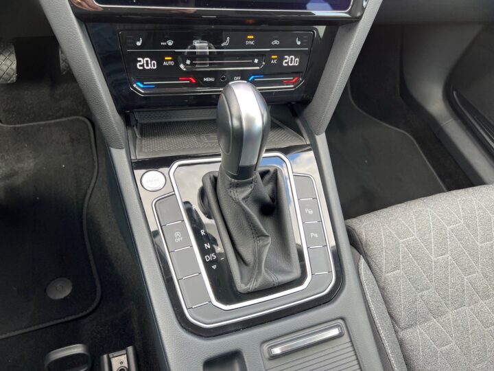 Abbildung Fahrzeugdetailansicht Volkswagen Passat Variant - Nr. 28
