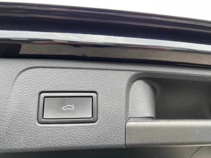 Abbildung Fahrzeugdetailansicht Volkswagen Passat Variant - Nr. 40