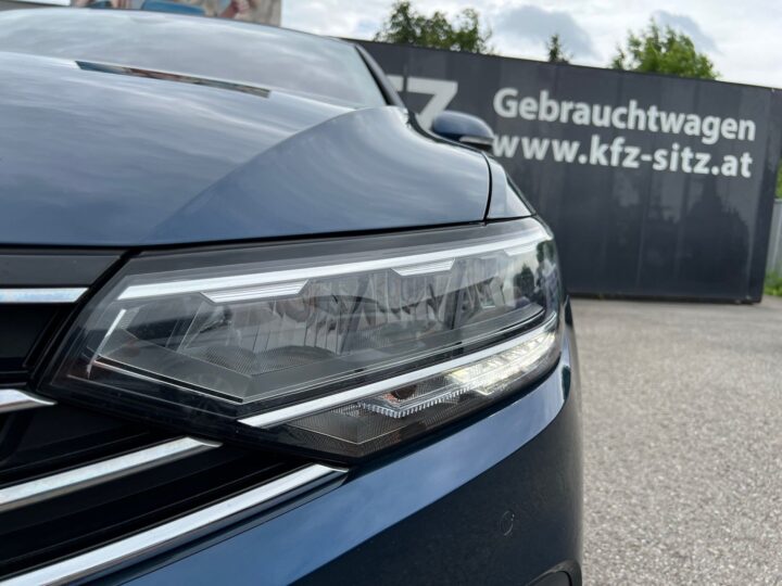 Abbildung Fahrzeugdetailansicht Volkswagen Passat Variant - Nr. 35