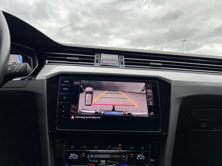 Abbildung Fahrzeugdetailansicht Volkswagen Passat Variant - Nr. 27