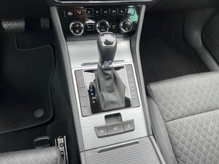 Abbildung Fahrzeugdetailansicht Skoda Superb - Nr. 28