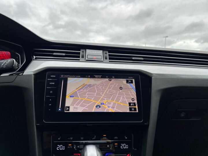 Abbildung Fahrzeugdetailansicht Volkswagen Passat Variant - Nr. 25