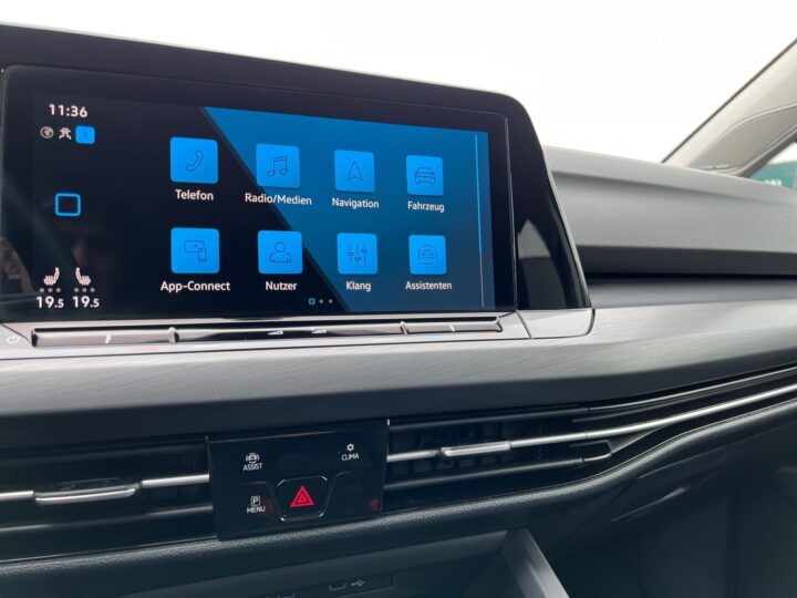 Abbildung Fahrzeugdetailansicht Volkswagen Golf Variant - Nr. 18
