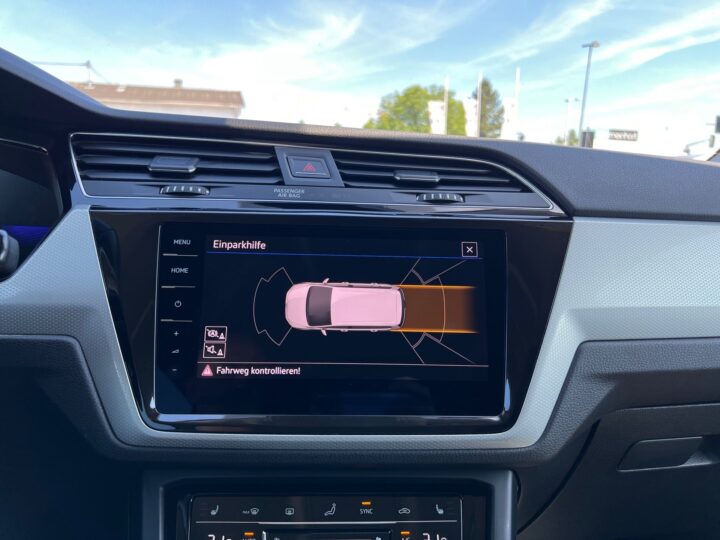 Abbildung Fahrzeugdetailansicht Volkswagen Touran - Nr. 27