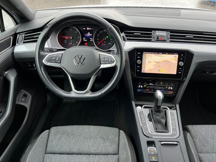 Abbildung Fahrzeugdetailansicht Volkswagen Passat Variant - Nr. 10