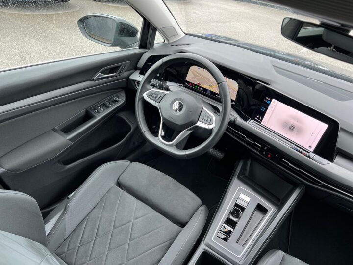 Abbildung Fahrzeugdetailansicht Volkswagen Golf Variant - Nr. 11
