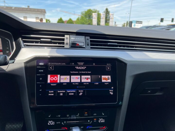 Abbildung Fahrzeugdetailansicht Volkswagen Passat Variant - Nr. 19