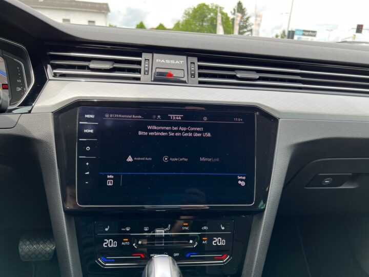 Abbildung Fahrzeugdetailansicht Volkswagen Passat Variant - Nr. 21