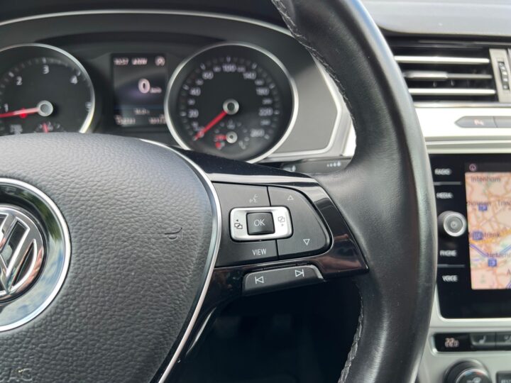 Abbildung Fahrzeugdetailansicht Volkswagen Passat Variant - Nr. 38