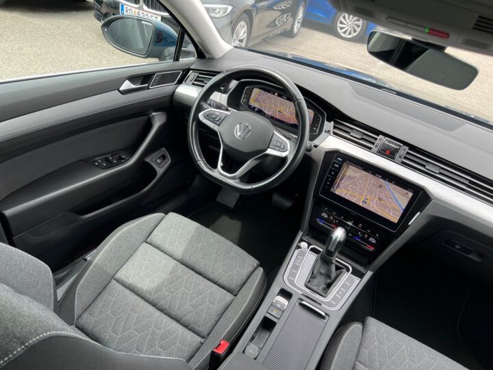 Abbildung Fahrzeugdetailansicht Volkswagen Passat Variant - Nr. 11
