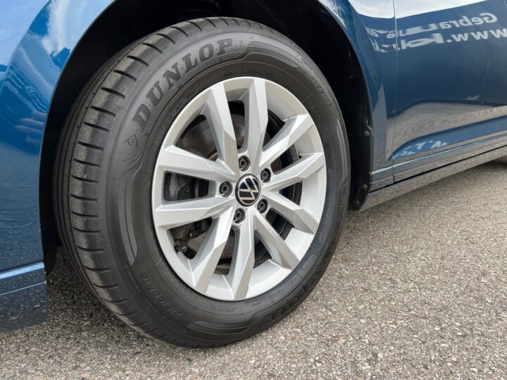 Abbildung Fahrzeugdetailansicht Volkswagen Passat Variant - Nr. 36