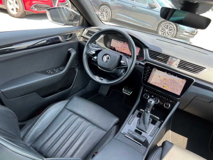 Abbildung Fahrzeugdetailansicht Skoda Superb - Nr. 11