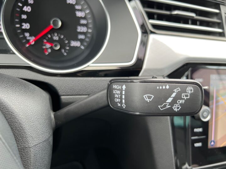 Abbildung Fahrzeugdetailansicht Volkswagen Passat Variant - Nr. 40