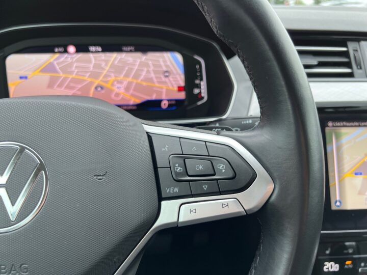 Abbildung Fahrzeugdetailansicht Volkswagen Passat Variant - Nr. 40
