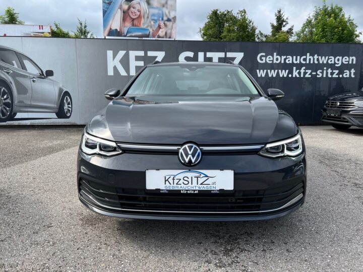 Abbildung Fahrzeugdetailansicht Volkswagen Golf Variant - Nr. 7