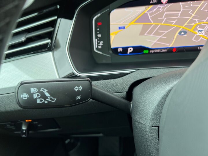 Abbildung Fahrzeugdetailansicht Volkswagen Passat Variant - Nr. 43