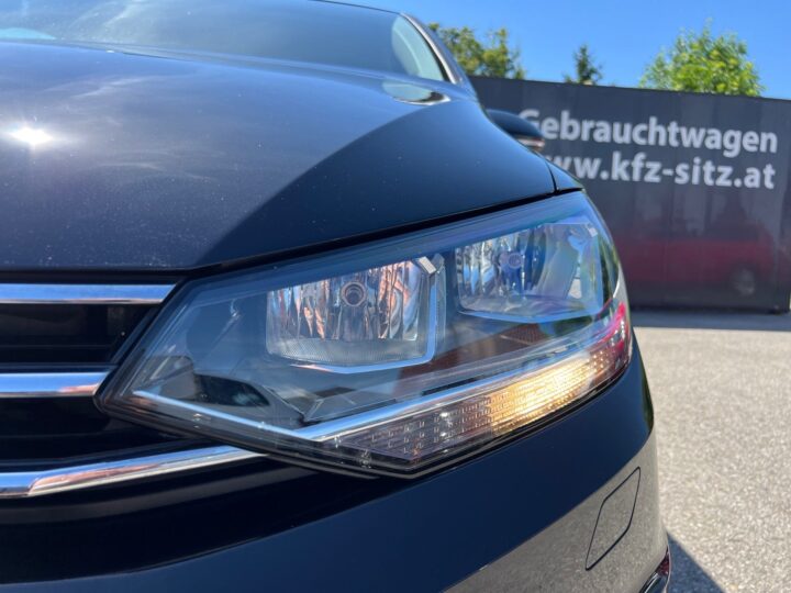 Abbildung Fahrzeugdetailansicht Volkswagen Touran - Nr. 36