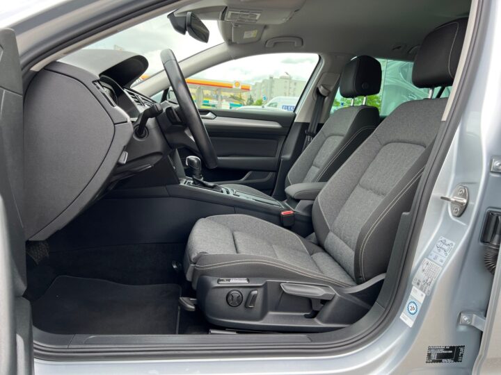Abbildung Fahrzeugdetailansicht Volkswagen Passat Variant - Nr. 12