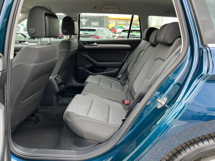 Abbildung Fahrzeugdetailansicht Volkswagen Passat Variant - Nr. 13