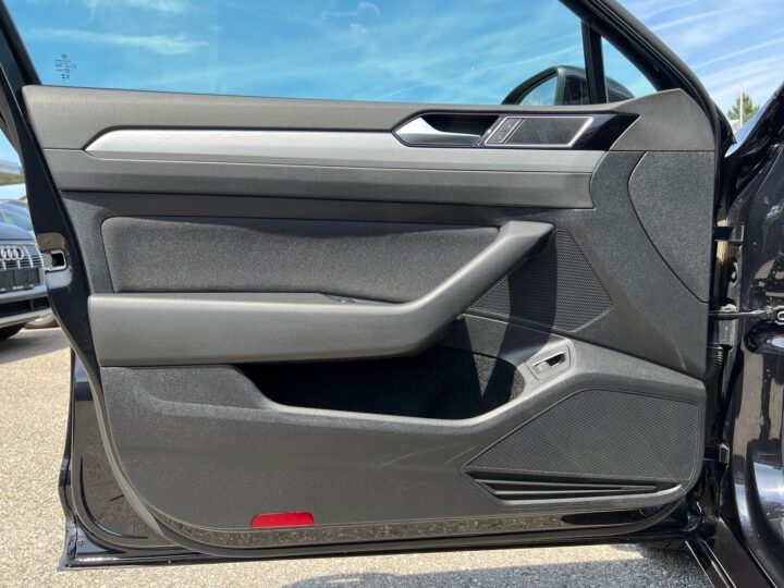 Abbildung Fahrzeugdetailansicht Volkswagen Passat Variant - Nr. 29
