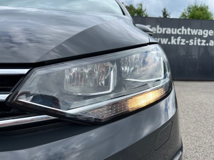 Abbildung Fahrzeugdetailansicht Volkswagen Touran - Nr. 36