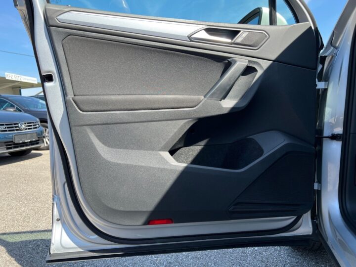 Abbildung Fahrzeugdetailansicht Volkswagen Tiguan - Nr. 29