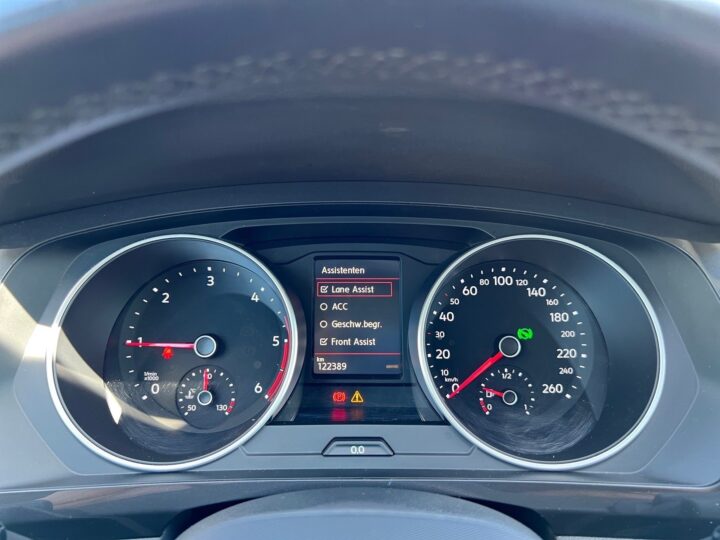 Abbildung Fahrzeugdetailansicht Volkswagen Tiguan - Nr. 15