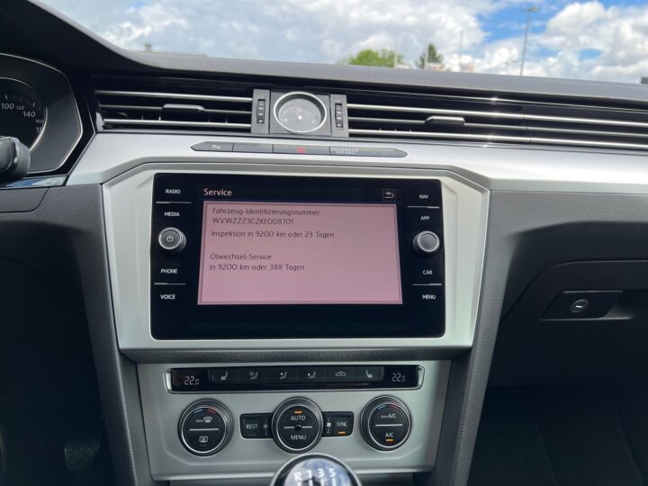 Abbildung Fahrzeugdetailansicht Volkswagen Passat Variant - Nr. 26